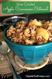 How To Make Slow Cooker Oatmeal With Apples And Cinnamon Veganinthefreezer Slowcooker Apple Cinna Slow Cooker Apples Crockpot Breakfast Slow Cooker Oatmeal