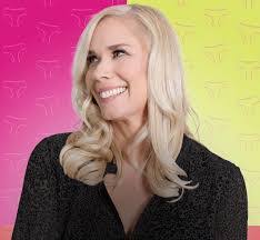 Robyn Kane's Instagram, Twitter & Facebook