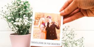 Aber einfach geld im umschlag überreichen ist natürlich nicht wirklich originell. Verlobungsgeschenke Ideen Was Schenkt Man Zur Verlobung