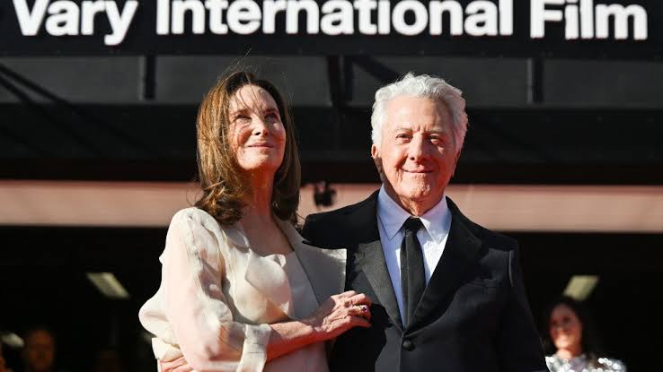 Dustin Hoffman Says U.S. Is as 'Divided' as During Vietnam War