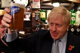 Nog niet overal even druk overigens. Terrassen Winkels En Sportscholen Gaan Weer Open In Engeland Ook Boris Gaat Een Pint Drinken Buitenland Ad Nl