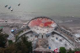 Wisata pantai kota pariaman tetap buka saat libur lebaran, segini harga tiket masuk dan parkirnya. Anjungan Wisata Pantai Gandoriah Antara News