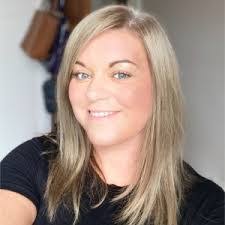 Sarah Adamson's Instagram, Twitter & Facebook