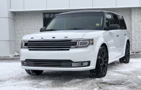 The base se trim level starts at $31,000 and sel at $34,000. 2020 Ford Flex Limited Colors Price Release Date Redesign Interior 2020 2021 Ford