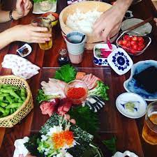 具を盛り付けてサーブするだけ 会話もはずむ 手巻き寿司 で ホームパーティー をしよう おうちごはん 手巻き寿司 手巻き寿司 パーティー 寿司