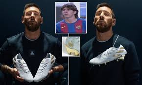 Lionel Messi S Barcelona Debut Is Celebrated With Release Of Stunning New White And Gold Boots Daily Mail Online