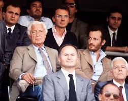 È infatti il numero due della fiat, delle officine di villar perosa e presidente del cda del quotidiano la stampa. Gianni Agnelli Vita Amori Lavoro E Passioni Dell Avvocato Corriere It