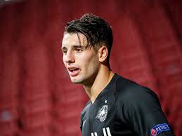 Dominik szoboszlai (born 25 october 2000) is a hungarian footballer who plays as a central attacking midfielder for german club rb leipzig, and the hungary national team. Bundesliga News Marca Klausel Von Szoboszlai Zum Lachen