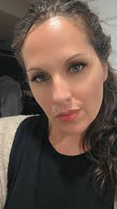 Hello 👋 Could someone please help me?? I tried my luck with AI, and my new  s25 ultra....no luck :( I asked chatgpt, to create a family picture of my  husband, (who