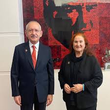 Sabahat akkiraz kaç yaşında, evli mi? Sabahat Akkiraz Biyografi Biyografi Sitesi