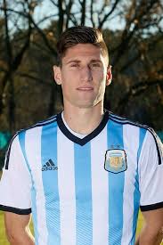 El juego de la selección argentina con una pelota de fútbol americano. Jugadores De La Seleccion Argentina Mundial Brasil 2014 Federico Fernandez Argentina Mundial Argentina Mundial Brasil 2014