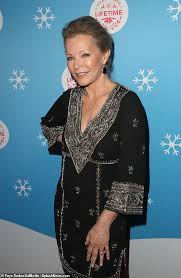 Résultat de recherche d'images pour "charlie kelly detective board"