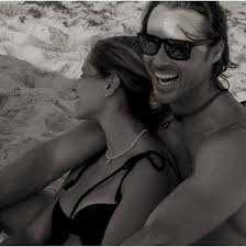 Rodolfo Salas celebrates 10 years of marriage