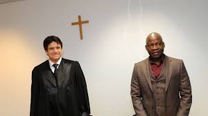 Aus dem mannschaftsbus wummerte bei der rückkehr aus bukarest mehr als eine stunde nach mitternacht der. Schimmel Streit In Grunwald Fc Bayern Star Alaba Streitet Weiter Vor Gericht Munchen Landkreis