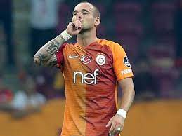 Articles on wesley sneijder, complete coverage on wesley sneijder. Wesley Sneijder Karriereende Bei Galatasaray Denkbar Goal Com