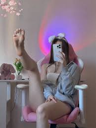 Enticing Zzzsunvi Foot Adoration - Devoted Foot Fetish Content Creator