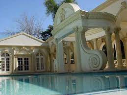 I was adopted by my grandparents when my parents it is currently unoccupied, but until recently, it was home to shah rukh khan's maternal uncle, salim ahmed and his family. Shahrukh Khan House Email Hoax Luxury House Designs Kerala House Design House Design