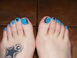 Check out these super cute toe nail designs that will complete your look from head to toe! Easy Christmas Toe Nail Designs Spvgep Newyear2020gif Info
