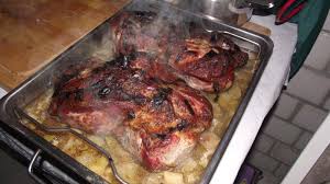 Fleisch rezepte gibt es unendlich viele soviele wie es fleischarten gibt. Silversterparty Mit 15 Kg Schweinebraten Grillforum Und Bbq Www Grillsportverein De