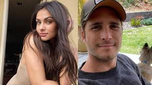 Notni solo se limitó a decir estaba feliz y lo que se ve no se pregunta cuando los. El Romantico Y Carisimo Detalle De Diego Boneta A Su Novia Renata Notni En San Valentin Tvnotas Irresistible