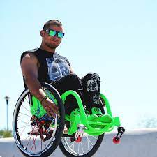 Chaise roulante — fauteuil roulant un fauteuil roulant (en langage familier chaise roulante , charriot ou encore charrette ) est une aide technique à la mobilité. Freestyle En Chaise Roulante 2tout2rien Chaise Roulante Freestyle Fauteuil Roulant