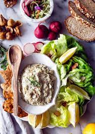 Tarragon Chicken Salad With Almonds And Figs Food And Flair Recipe Fig Recipes Tarragon Chicken Salad Easy Dinner Recipes
