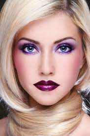 Celebrities like katherine heigl, kiera knightly, britney spears, and kate mansi have all carried off this look beautifully. What Color Eye Makeup Looks Best For Blue Eyes And Blonde Hair Stylecheer Com