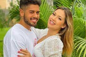 View the daily youtube analytics of virgínia fonseca and track progress charts, view future predictions, related channels, and track realtime live sub counts. Namorada De Ze Felipe Virginia Fonseca E Condenada Pela Justica A Pagar Iphone Para Seguidora Entenda Popline