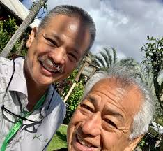 I was blessed to find a ukulele group in Kona Hawaii