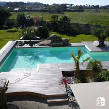 Die Schone Villa Liegt Inmitten Von Palmen Olivenbaumen Und Einem Eigenen Pool Ferienhaus Gardasee Ferienhaus Bretagne Ferienhaus Mieten