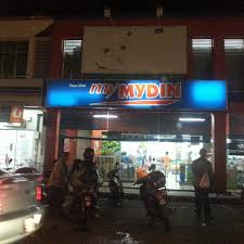 Bandar baru bangi terletak di timur putrajaya dan di selatan bandar kajang. Mydin Seksyen 7 Shopping Mall