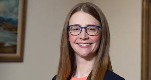 Nicole Moen's Instagram, Twitter & Facebook