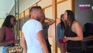 Les incroyables aventures de nabilla et thomas en australie est un(e) programme sur la télévision française de nrj12 qui avait reçu une moyenne de 3,5 étoiles par les visiteurs d'emissionreplay.fr. Les Incroyables Aventures De Nabilla Une Mission Seme La Zizanie Entre Antoni Et Marie Video