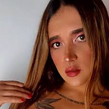 A kiss for everyone who clicks