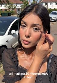 What side do you prefer? #blushplacement #makeuphacks #makeuptips #blu...