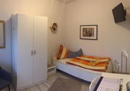 Hammer führt eine vielzahl an betten, matratzen, bettwäsche, spannbettlaken, rahmen, toppern und kissen im sortiment. Monteurzimmer Maka In Lingen Monteurzimmer In Lingen 49809 Hessenweg