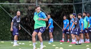 Cankurtaran o zamanlar türk futbolunun yeni yıldızı olarak ortaya çıkan cemil turan'ı i̇stanbulspor. Fenerbahce Nin Hazirlik Maclari Programi Belli Oldu Trt Spor Turkiye Nin Guncel Spor Haber Kaynagi