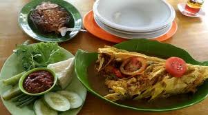Menu yang terbuat dari bahan dasar kepala ikan manyung ini, semakin digemari para pecinta kuliner lokal hingga nasional. 10 Kuliner Khas Pantura Ini Bisa Kamu Coba Saat Mudik