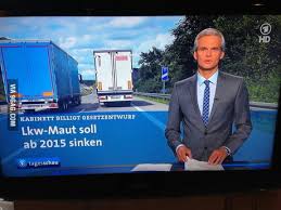 Die tagesschau um 20 uhr. So Barney Stinson S Father Is Moderating The Tagesschau 9gag