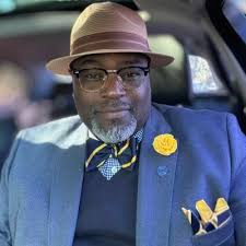 Dr. Doug Logan, Jr. (@pastordeelowg)