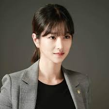 Seo yea ji receiving her awards at the apan star awards (23/01/2021). ì„œì˜ˆì§€ Seo Yea Ji Community Facebook