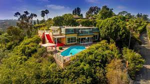 Menschenhandel, körperverletzung, jetzt verdacht der steuerhinterziehung. Zsa Zsa Gabor Villa Der Verstorbenen Hollywood Diva Wird Verkauft Stern De