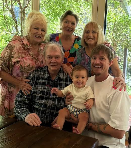 John Farnham makes rare appearance at family gathering