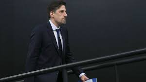 Santiago cafiero, ingresando a una presentación previa en el senado. Santiago Cafiero Nego La Salida De Nicolas Trotta Del Ministerio De Educacion