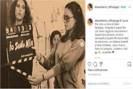 La televisione di stefania sandrelli, in ordine cronologico, dalle origini a oggi. Riconoscete La Ragazzina Accanto A Stefania Sandrelli Oggi Attrice Amatissima