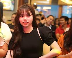 Liên tục lộ nghi vấn hẹn hò cũng như dấu hiệu ngầm thông báo đang có tình mới. Cáº­n Cáº£nh Nhan Sáº¯c Báº¡n Gai Má»›i Cá»§a Quang Háº£i Bongdaplus Vn