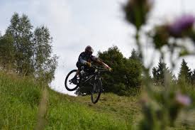 Auf diesem trail könnt ihr größere sprünge und das fahren über holzelemente lernen. Msb X Trail Sankt Andreasberg Downhillpark