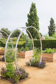 Contemporary Garden Outdoorliving Vegetablegardening Garden Arches Garden Archway Modern Garden
