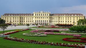 Der älteste zoo der welt liegt mitten in der kaiserlichen sommerresidenz schönbrunn in wien. Schloss Schonbrunn In Wien Vienna Tickets Blog