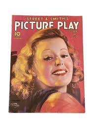 Lynn Schiller's Instagram, Twitter & Facebook